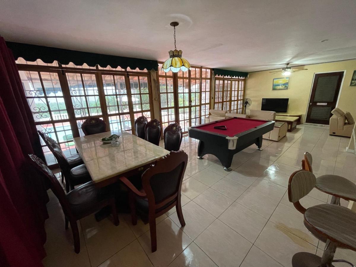 The Lodge @ Peaceful Palms Монтего Бей Екстериор снимка