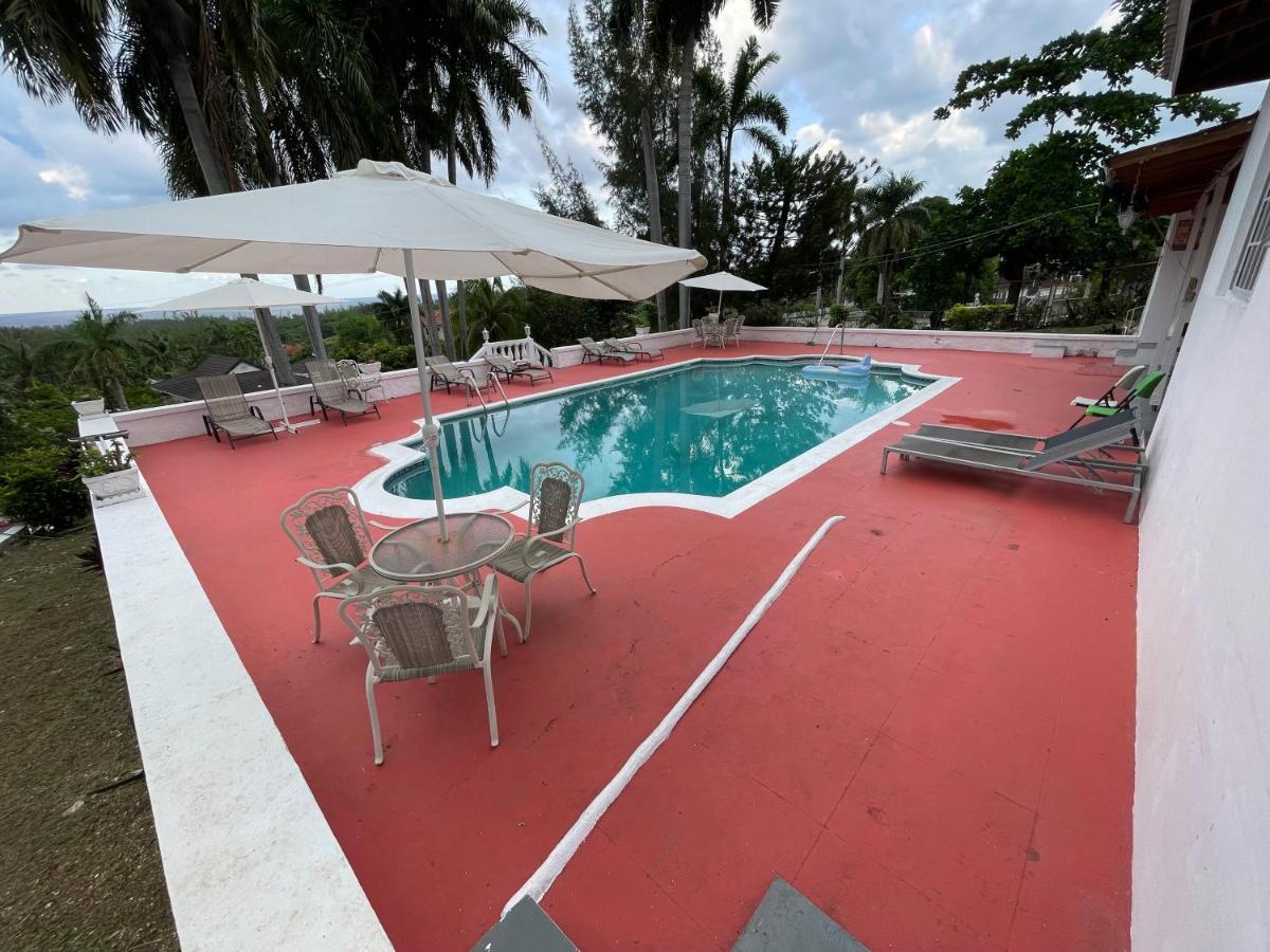 The Lodge @ Peaceful Palms Монтего Бей Екстериор снимка