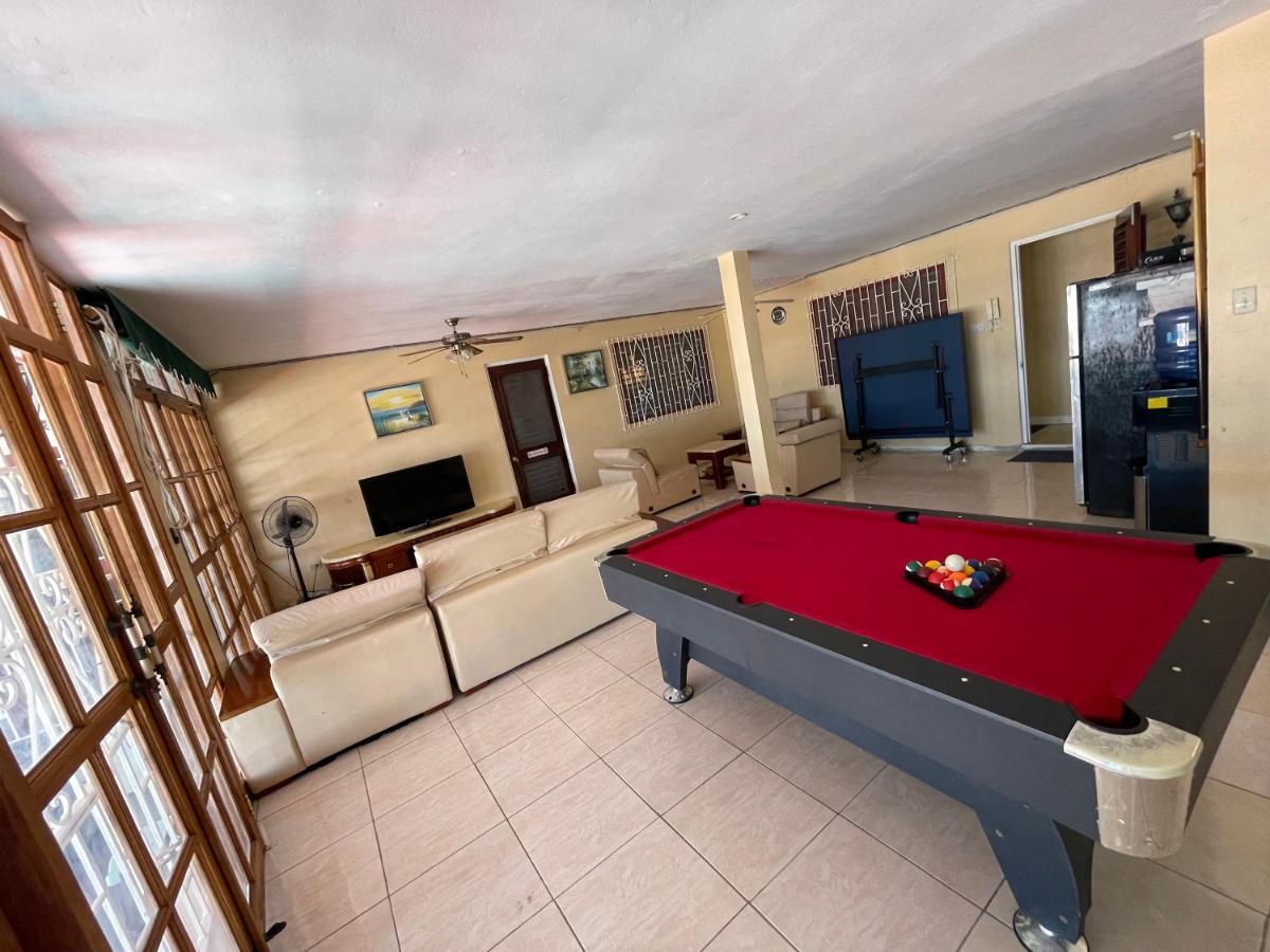 The Lodge @ Peaceful Palms Монтего Бей Екстериор снимка